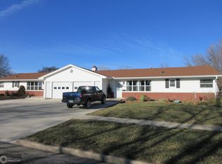 1011 E Grove St, Algona, IA 50511