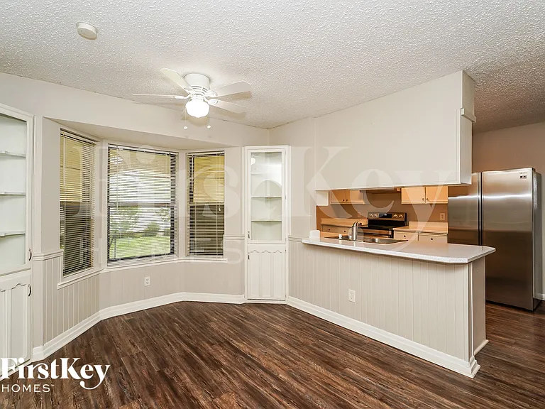 3417 Willowcrest Dr — Photo 5