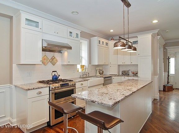 4th image of 1821 N 76th Ave