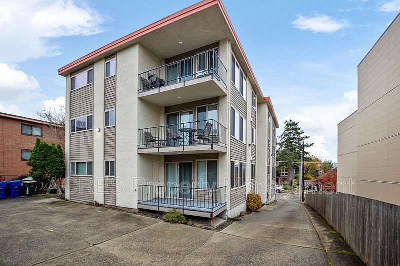 1st image of 715 Nob Hill Ave N APT 41