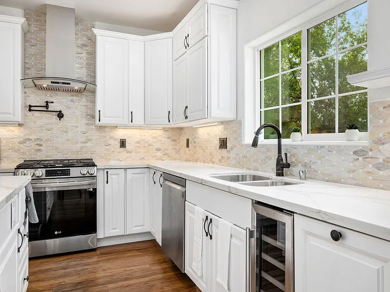 713 Wikiup Dr — Photo 17