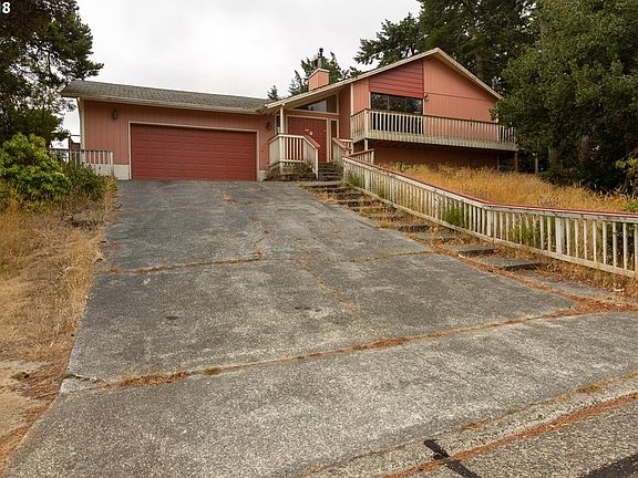 3rd image of 2411 Montana St