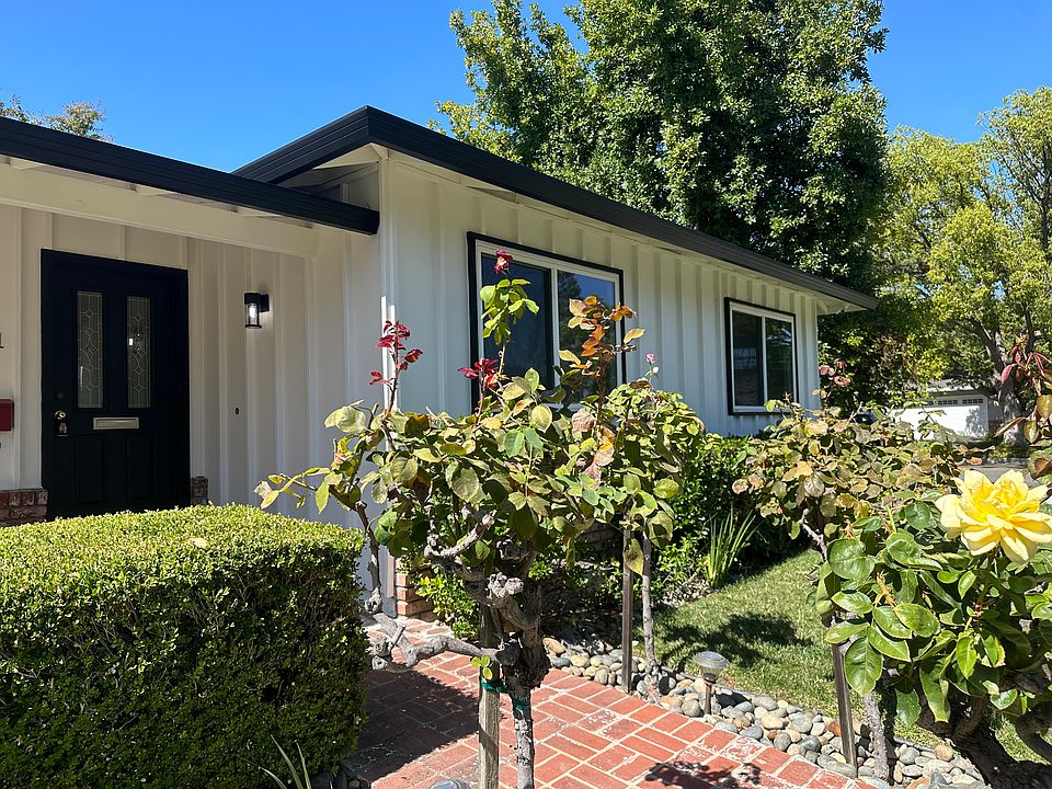 1st image of 2541 Sweetbriar Dr