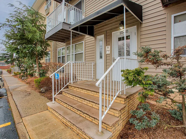 SDK Lodi Apartments — Photo 31