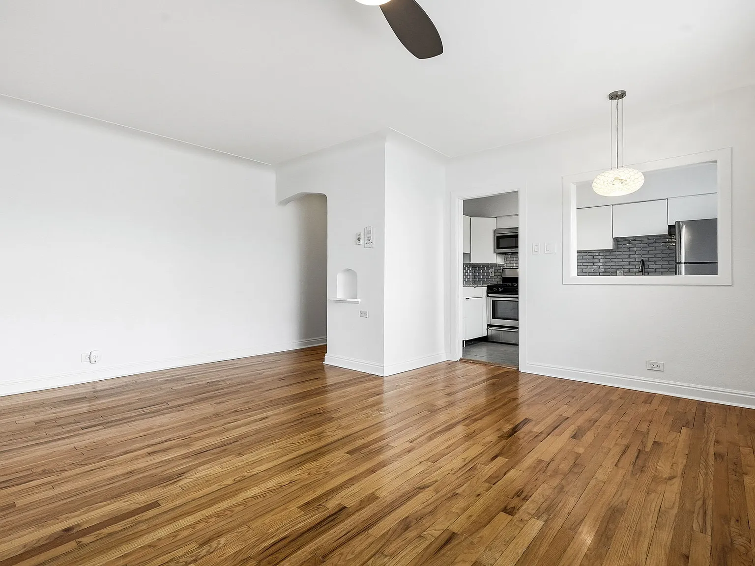 1 bed, 672 sqft, $1,425 — Photo 2