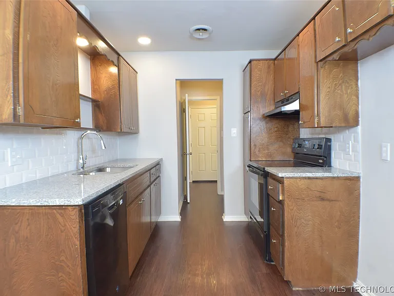 4711 S Fulton Pl — Photo 5