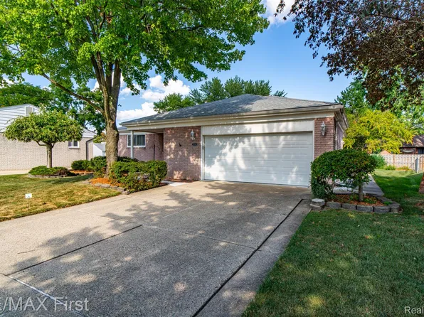27574 Los Olas Dr, Warren, MI 48093