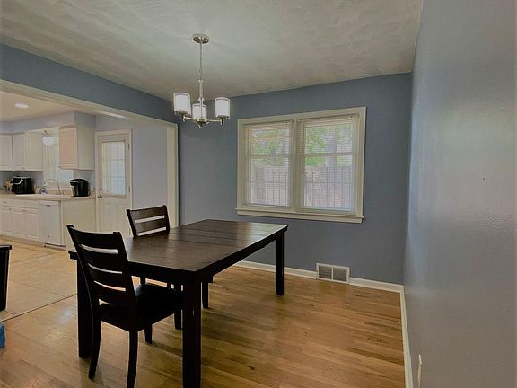 5th image of 2596 Elsinore Dr