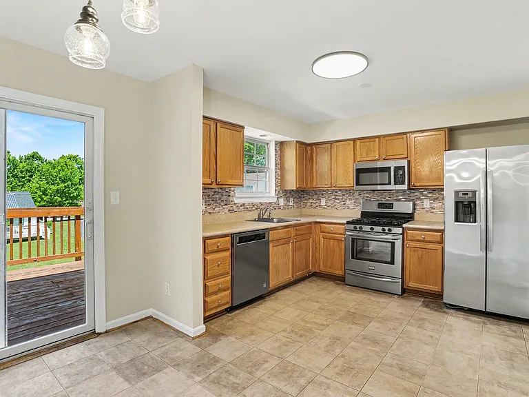 32 Tameron Pl — Photo 13