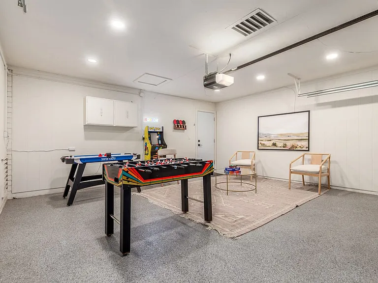 Building's Lounge
