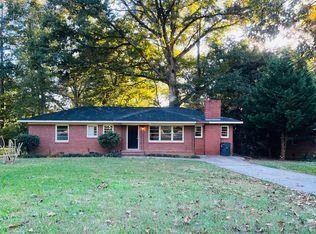 1335 Greenview Dr, Griffin, GA 30224