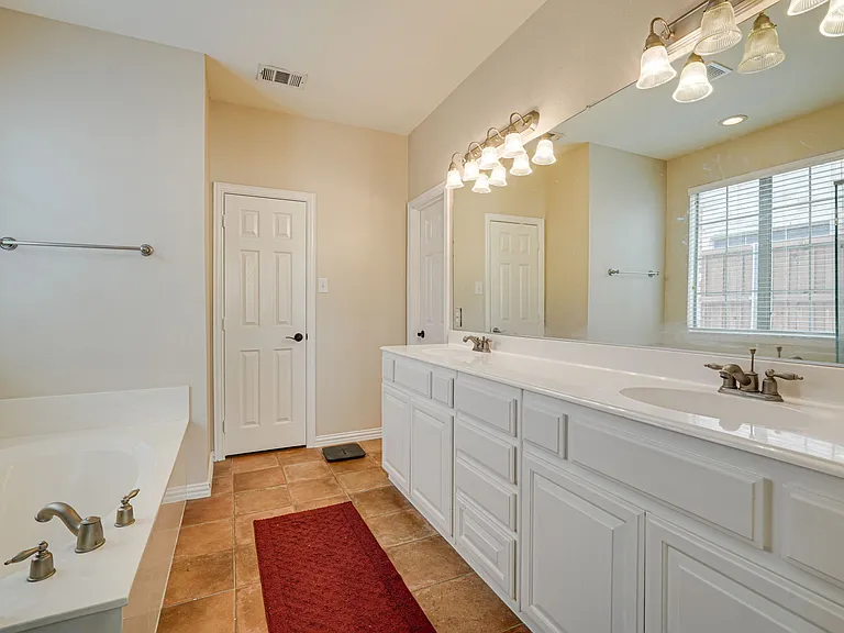 11804 Blackhawk Dr — Photo 14