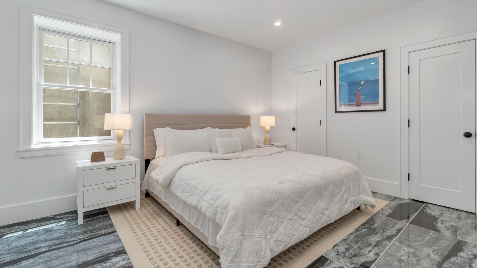  5 th bedroom located in the basmentt