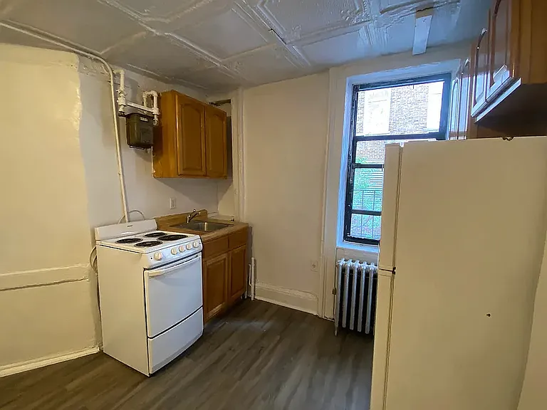 420 W 56th St #20 — Photo 6