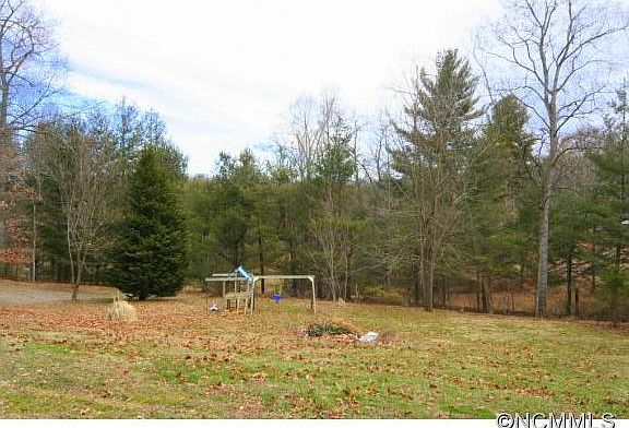 4th image of 349 Lodge Dr