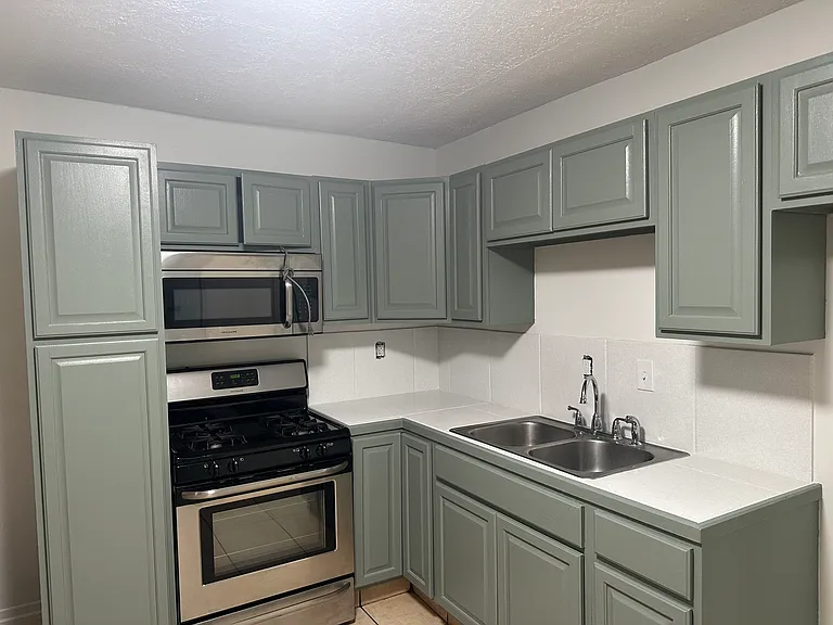 2843 Grant Ave — Photo 3