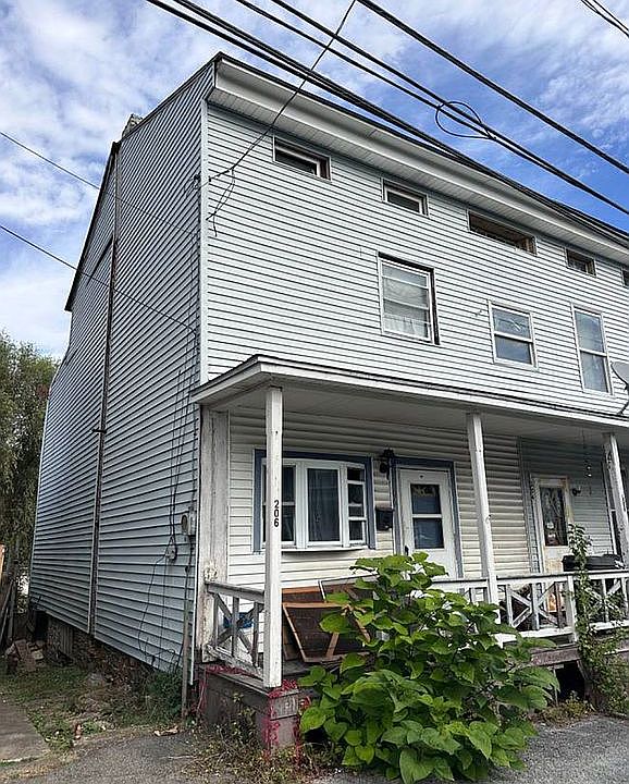 1st image of 206 W Laurel St