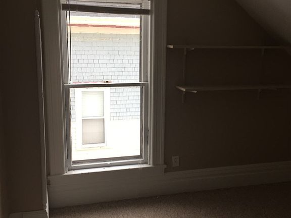 4th image of 303 Rensselaer Ave
