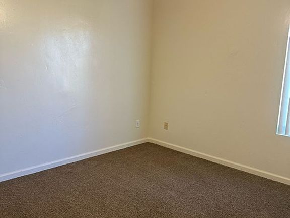 5th image of 708 Arvin St