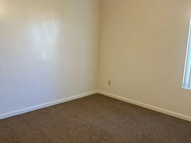 708 Arvin St — Photo 5