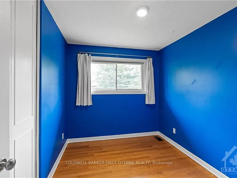 12 Oakwood Ave — Photo 13