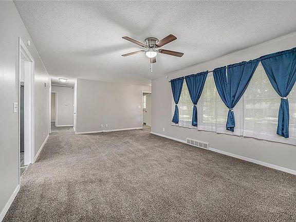 4th image of 4511 Claremont Ave