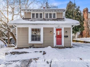 117 Cleveland St, Chagrin Falls, OH 44022