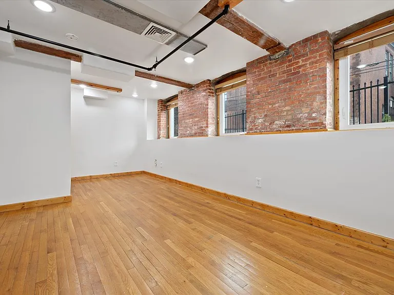 325 Lafayette St #1003 — Photo 15