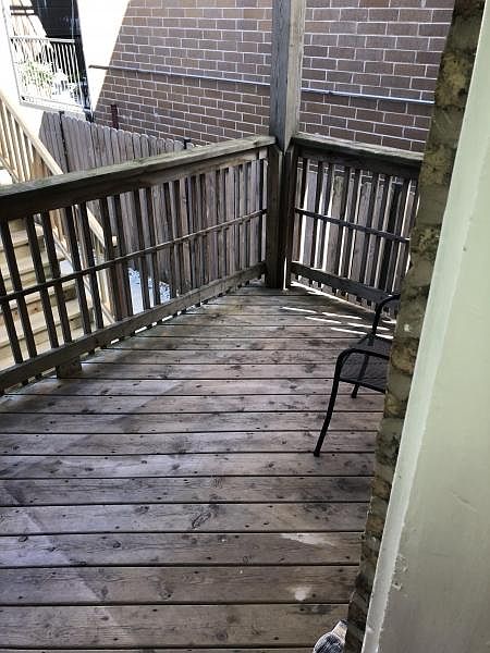 2nd image of 1906 W Belmont Ave #1