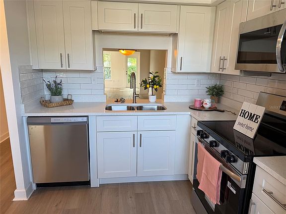 5th image of 4412 SUNSTATE DRIVE #A