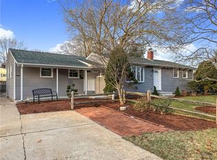 20 Keeley Ave, Warwick, RI 02886