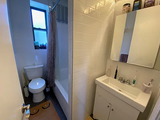 Rented by Mdays Realty | media 33