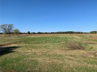 N Shore Dr, Effingham, IL 62401
