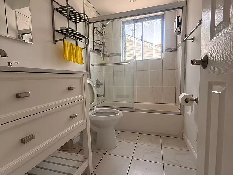 969 Armstrong Ave — Photo 3