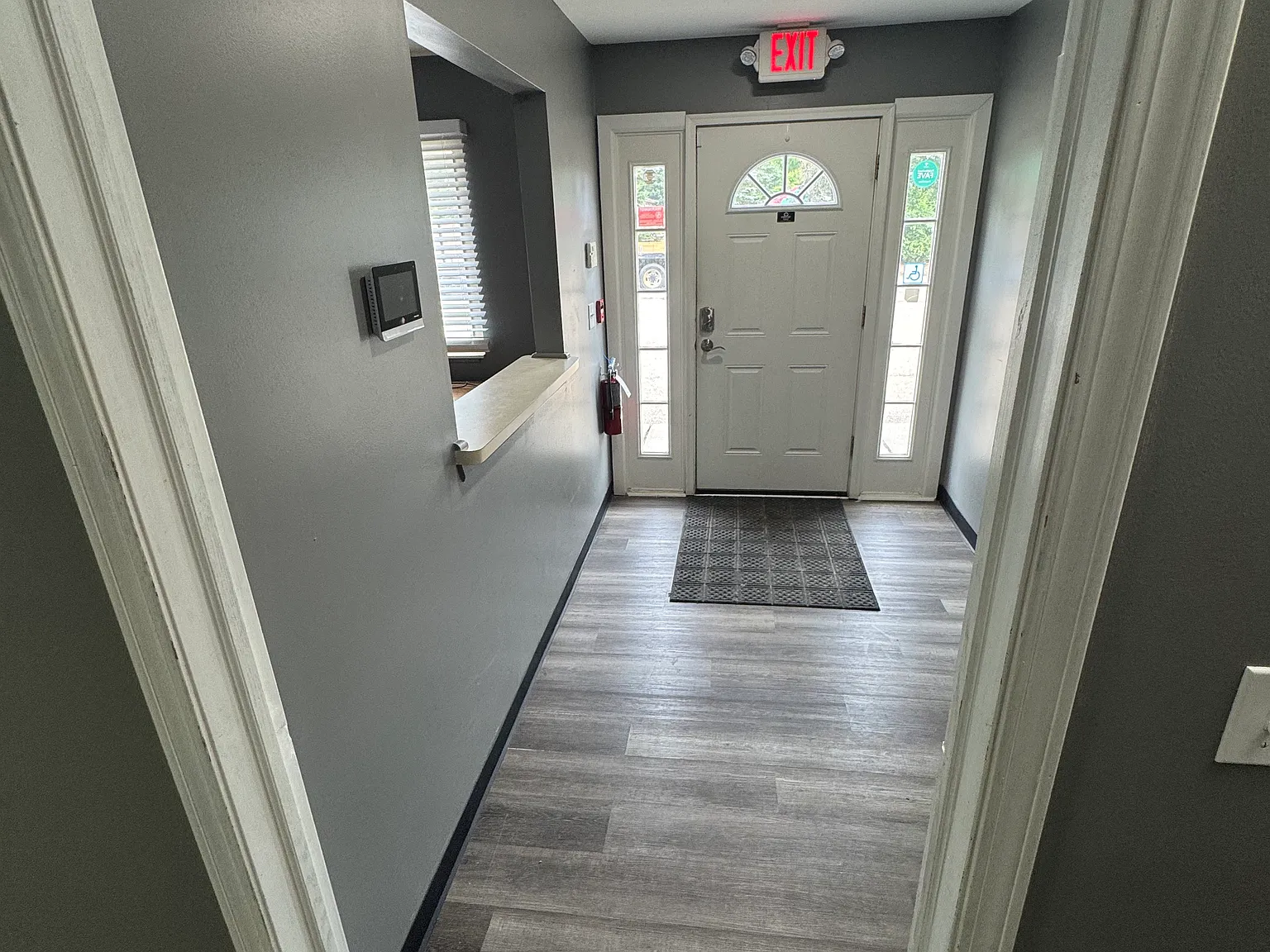 5505 S Sheldon Rd — Photo 3