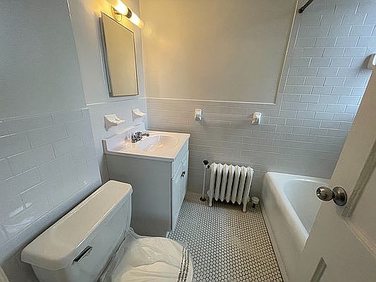 5th image of 215 W 83rd St APT 16E