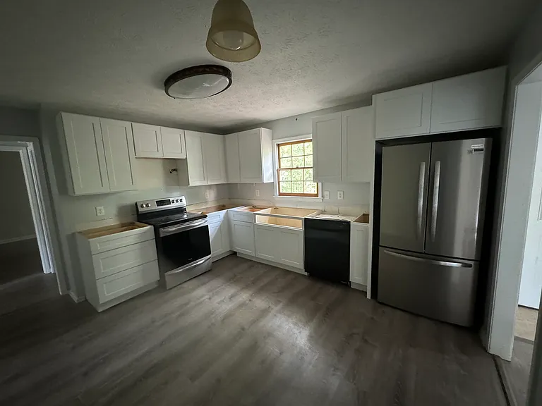 2131 Grayfield Dr — Photo 3