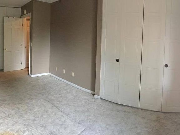 5th image of 1590-6 Riverview Dr