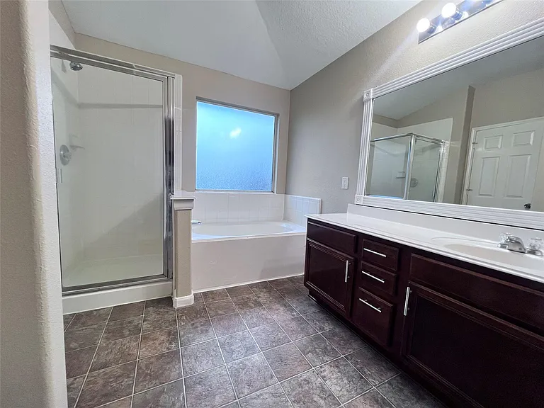 11750 Pinemeade Ln — Photo 36