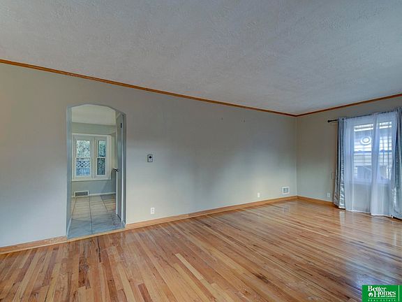 5th image of 802 N 51st St