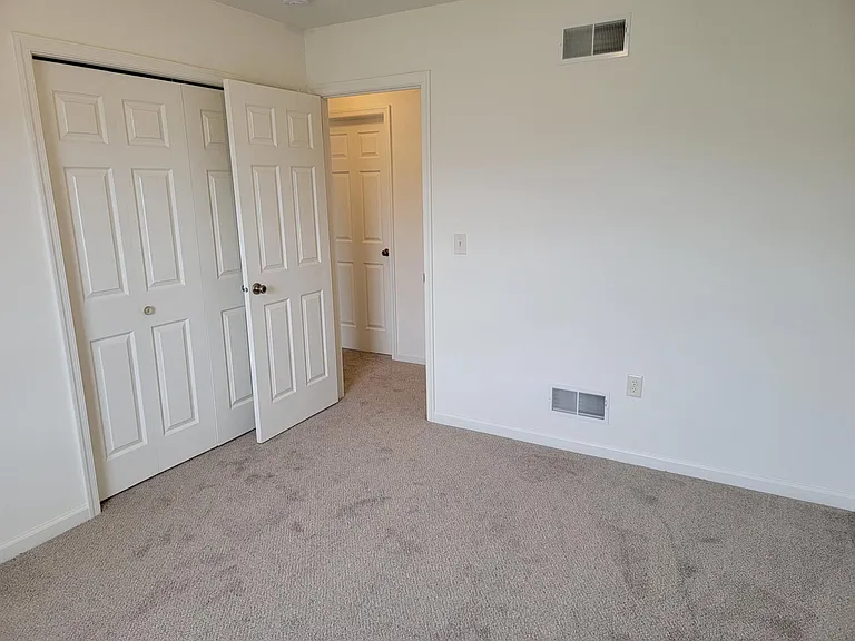 213 Limestone Dr — Photo 13