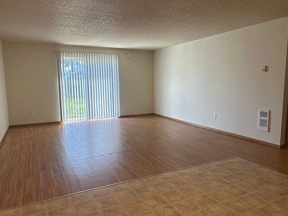 3rd image of 129 Villa Rd #D