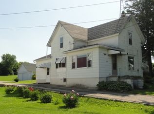 653 E John St, Markesan, WI 53946