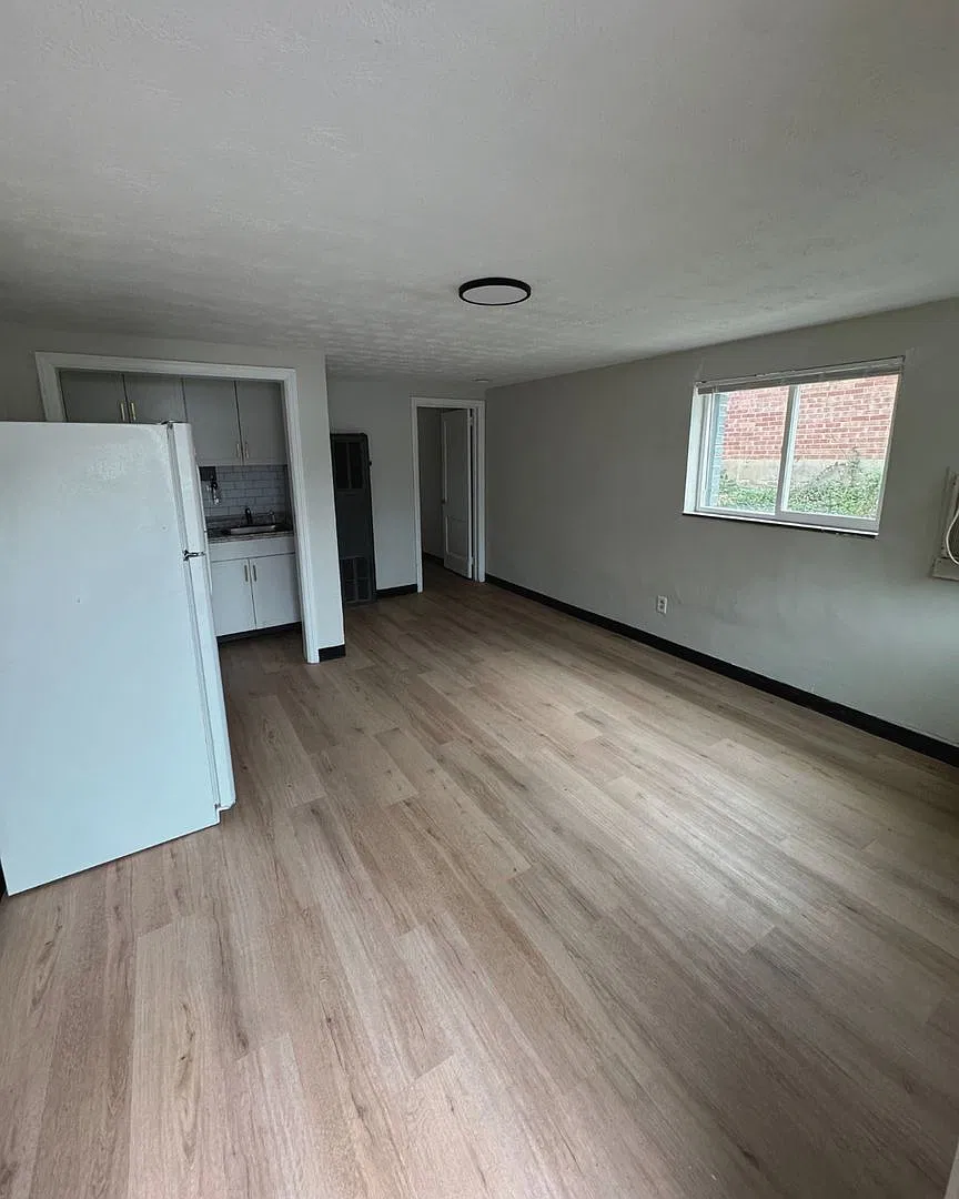 1 bed, 1.0 bath, $745 — Photo 3