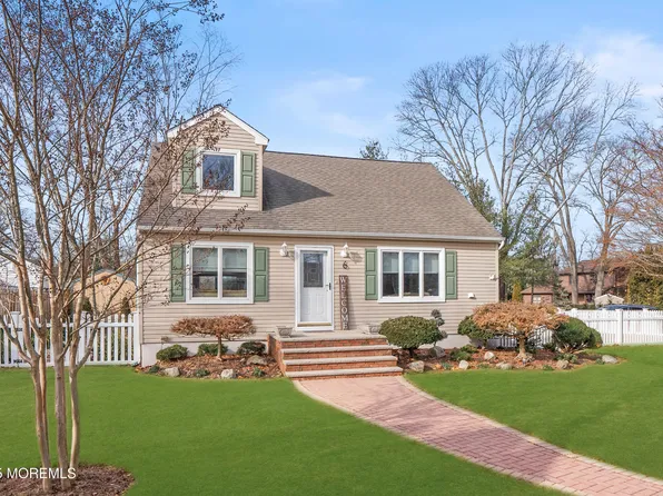 6 Arlington Street, Oakhurst, NJ 07755