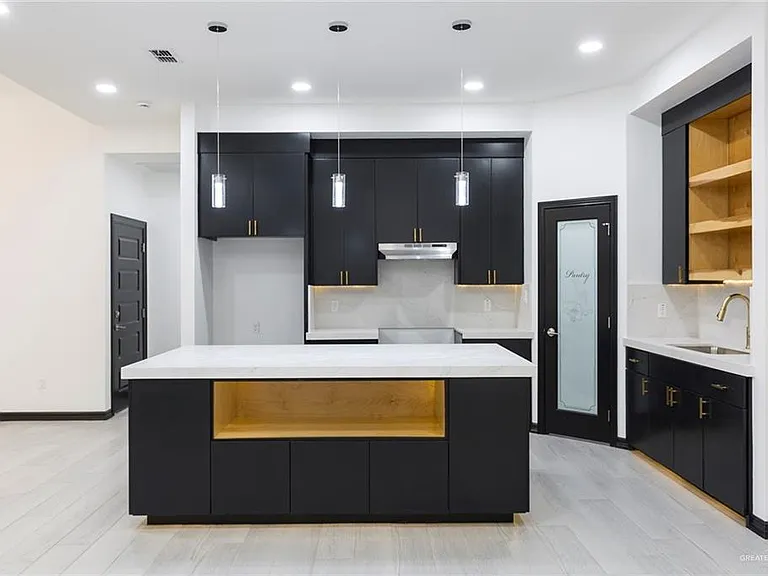 608 Juan Seguin St — Photo 21