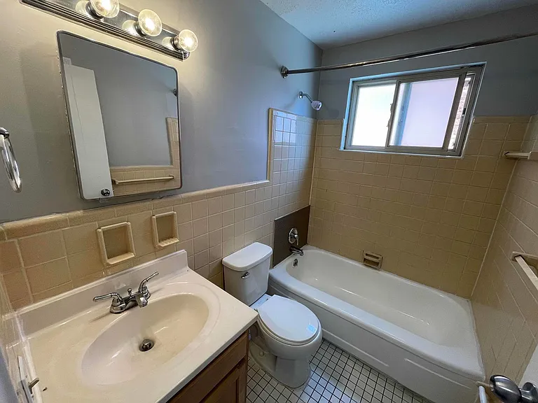 566 Lowell Ave — Photo 9