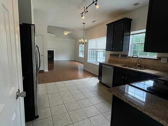 5th image of 4123 Silverwood Dr