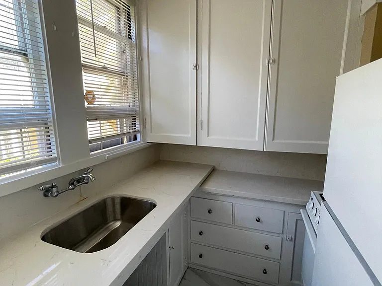 2535 Regent St #9 — Photo 6