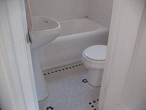 2nd image of 2940 Juniper St
